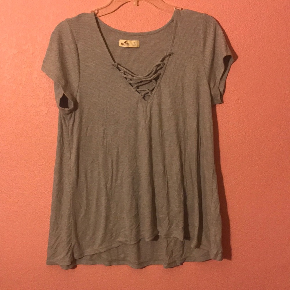 XL gray shirt